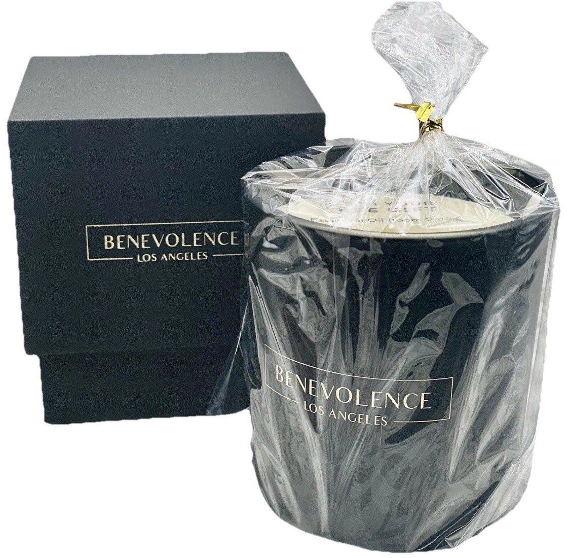Benevolence Los Angeles Candle Rose & Sandalwood 220g/7.75oz. New In Box