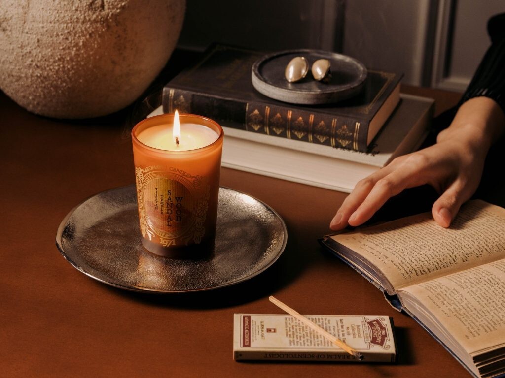 KARMAKAMET Siamese Lemongrass Scented Candle 60g Thai Floral Soy Wax Aromatherap