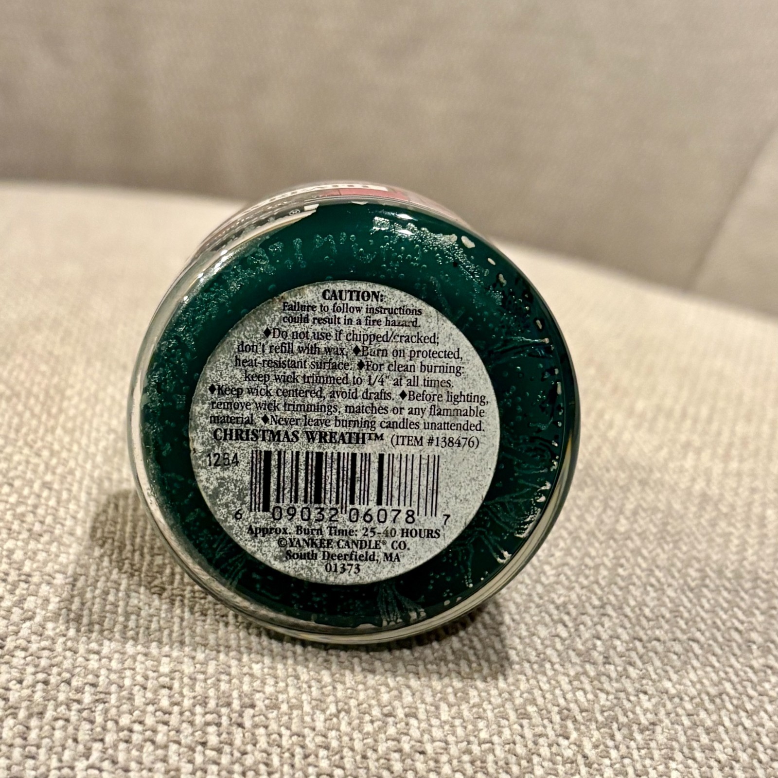 Yankee Candle Christmas Wreath Small Jar Candle 3.7 oz Green Pine Scent Holiday