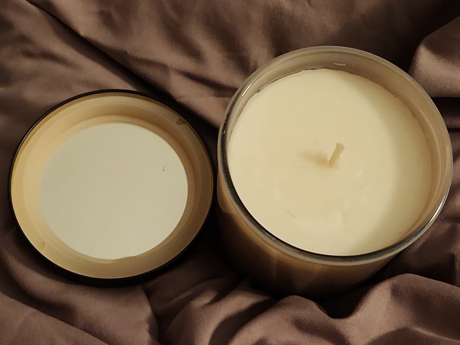 White Rose Candle 9.69 ounces DW Home