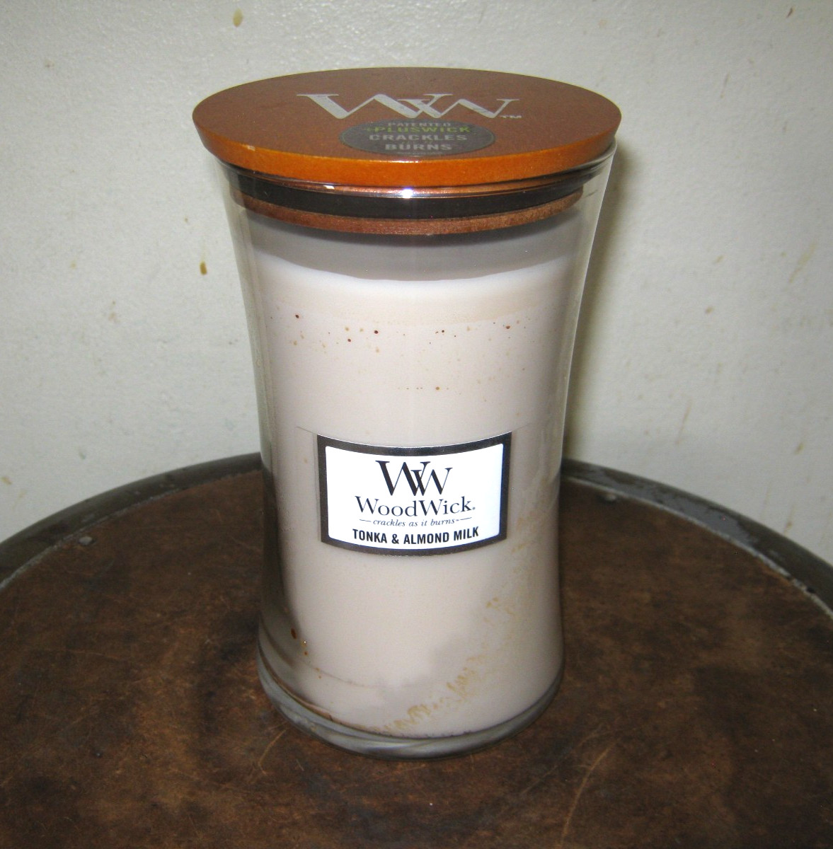 WoodWick – Tonka & Almond – Large Hourglass Jar Candle 21.5oz – New