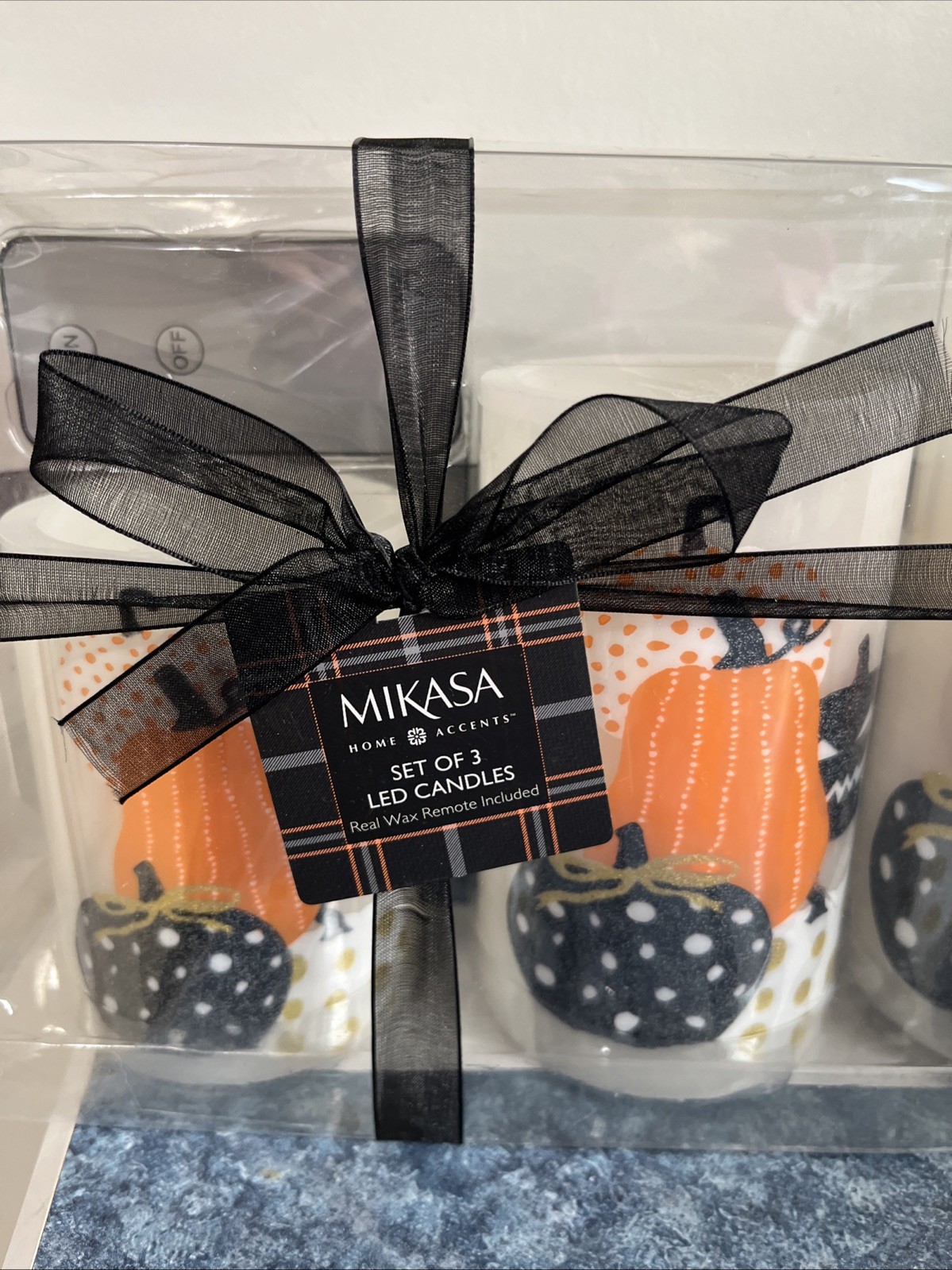 MIKASA Gift Set of 3 HALLOWEEN Autumn/Fall Pumpkin Led Candles With Remote