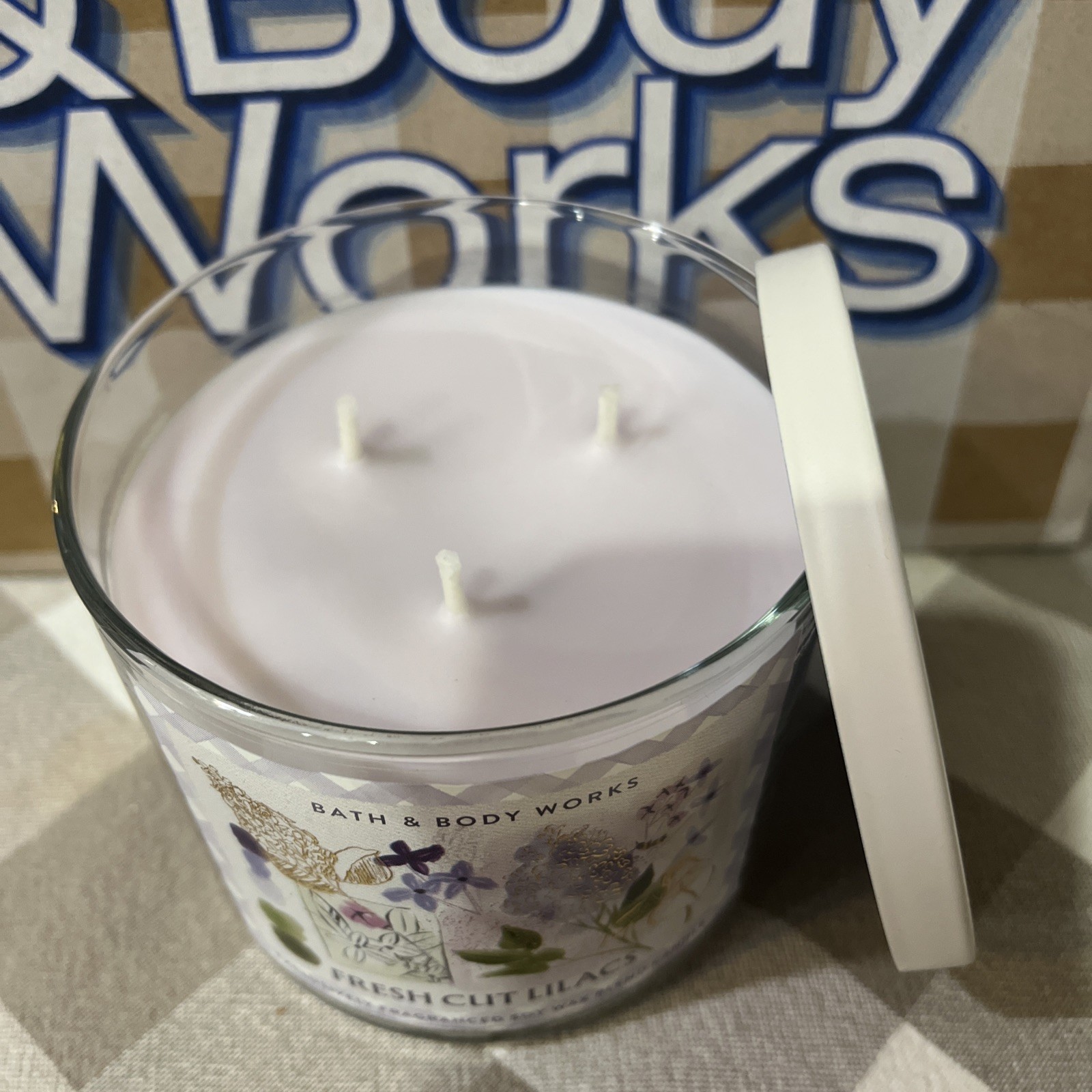 Bath & Body Works FRESH CUT LILACS 🪻 3 Wick SCENTED Candle 25-45 Hrs DELICIOUS