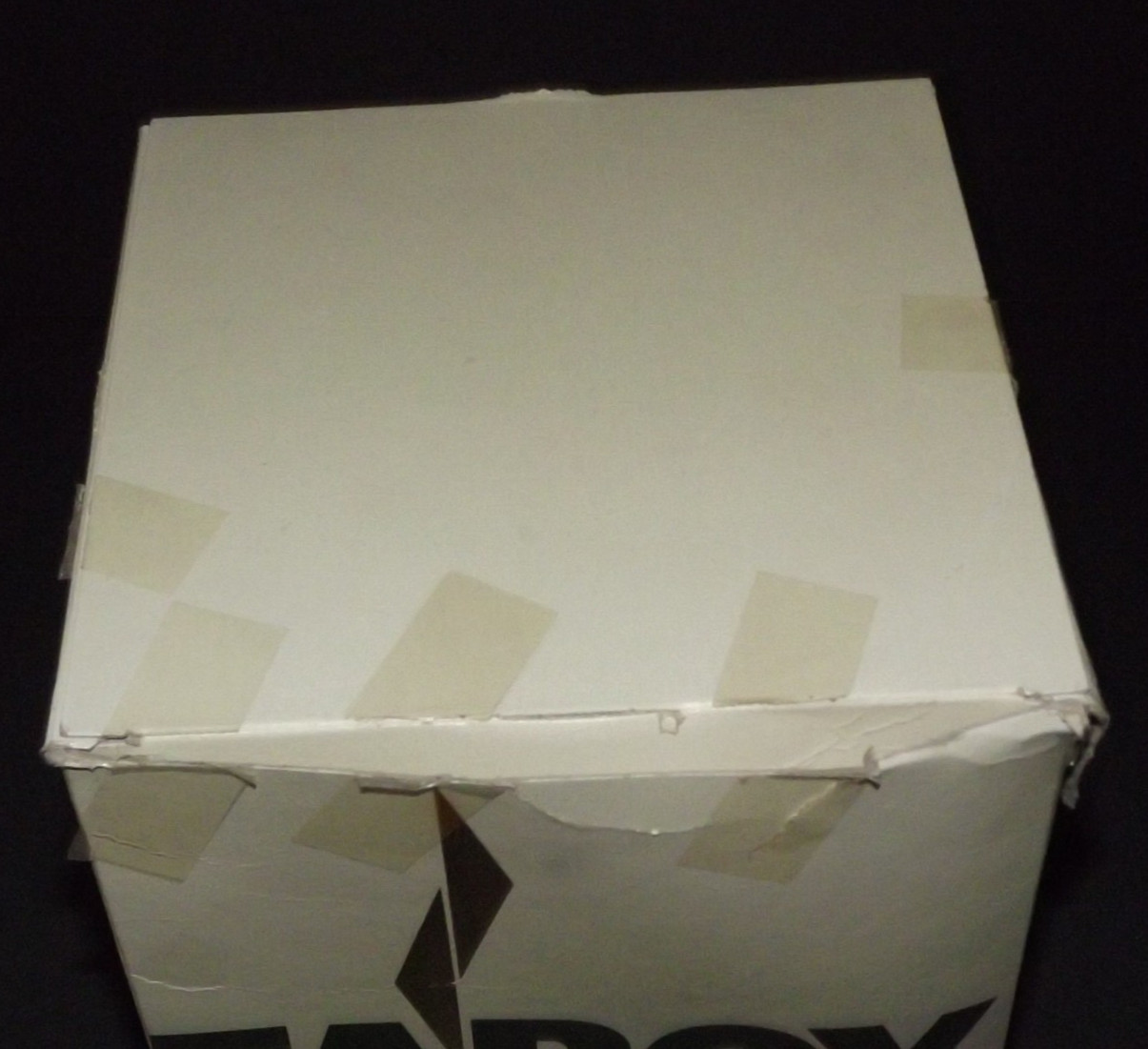 FAROY 3 Wick Pillar Candle 6″ x 6″ White Vanilla Scented New In Original Box