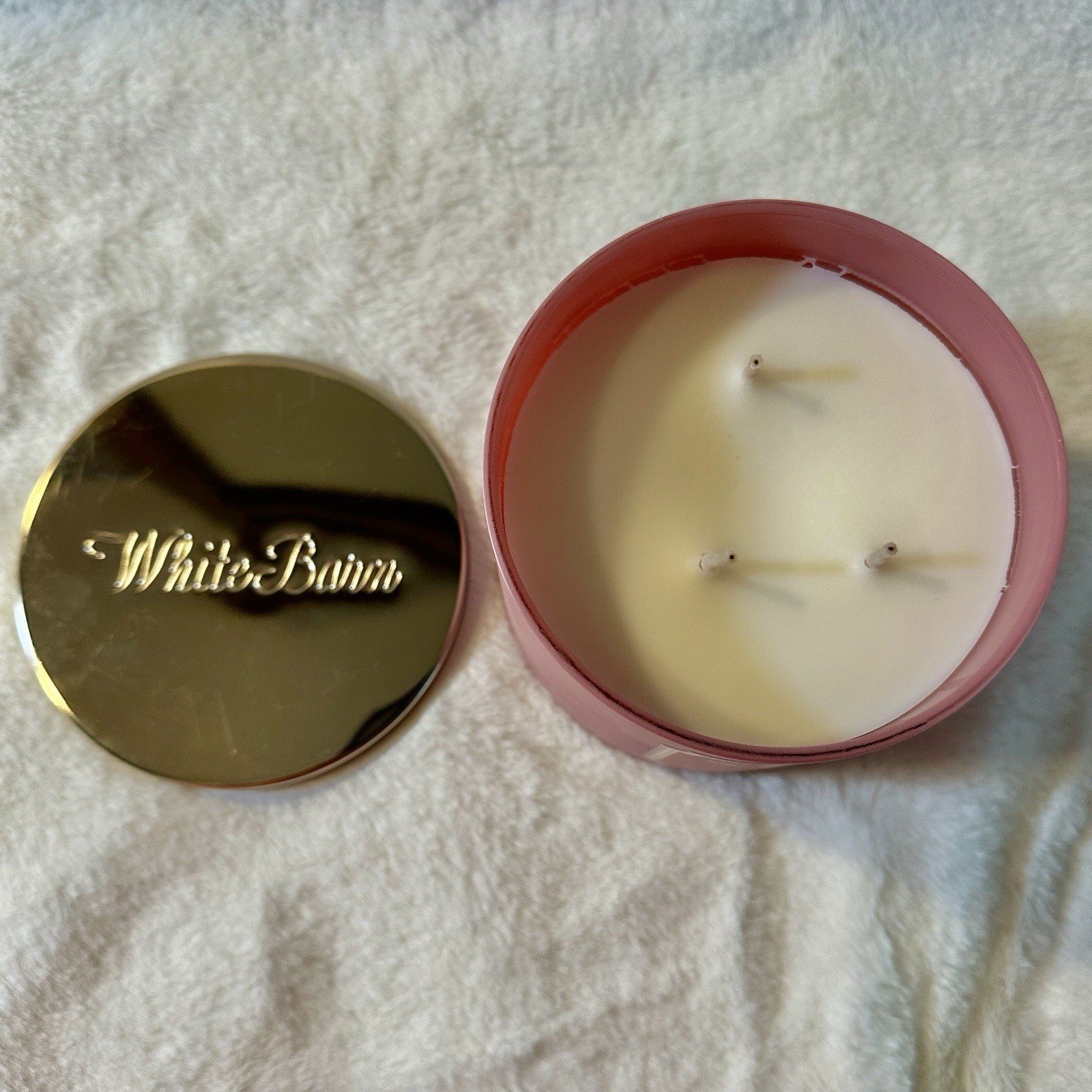 Bath and Body Works / White Barn Rose Water & Ivy 3 Wick Candle~NEW