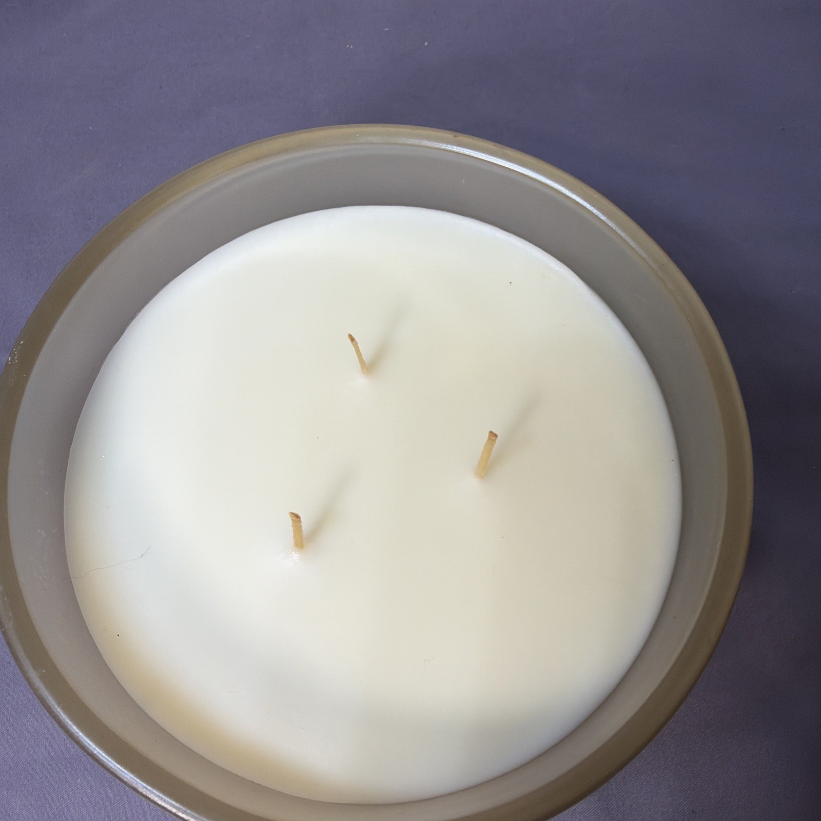 Pier 1 Imports Cuban Vanilla Scented 3 Wick Jar Candle 14 oz with Lid Brand New