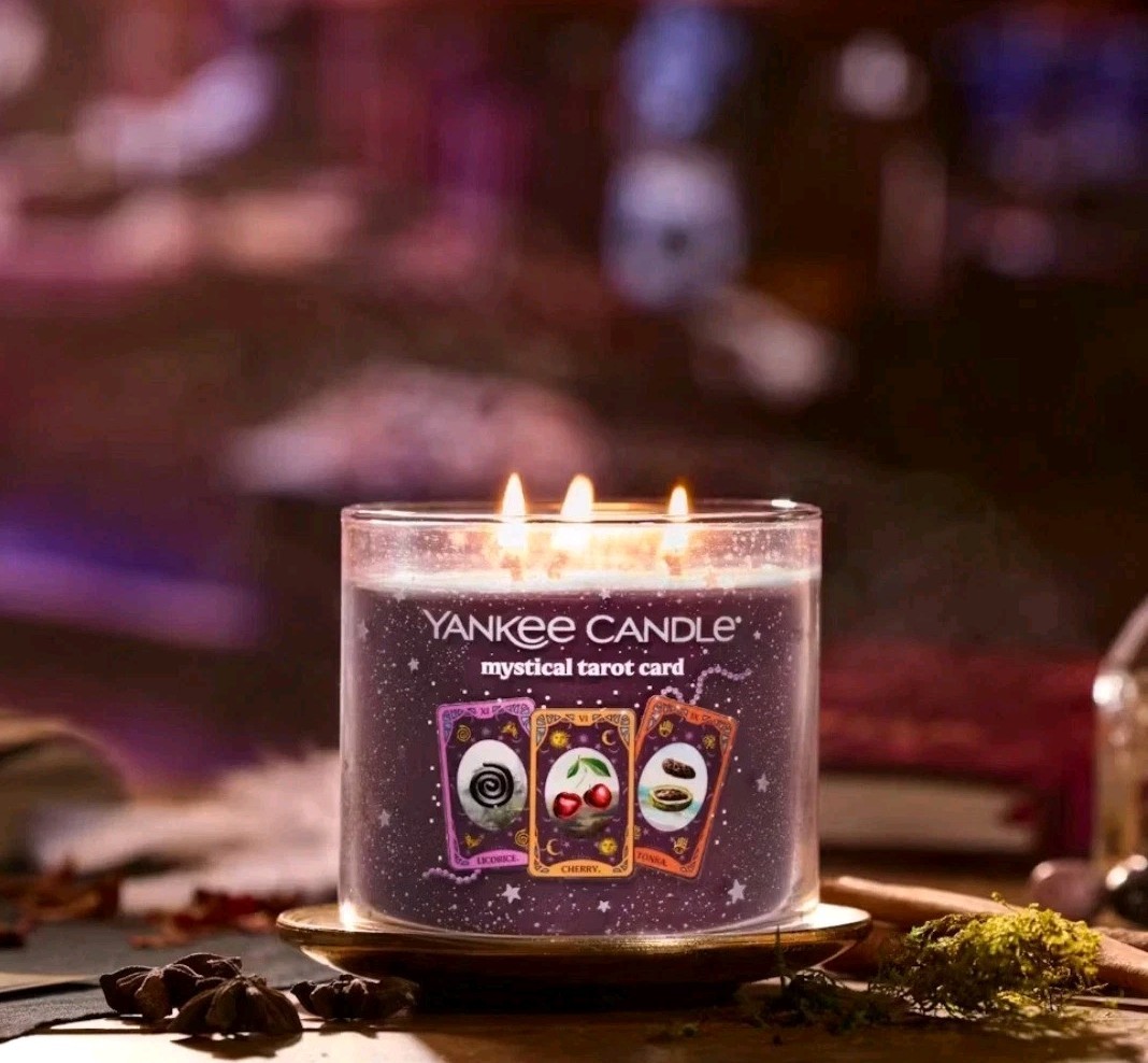 Yankee Candle MYSTICAL TAROT CARD Halloween Home Fragrance 3 Wick Purple Fantasy