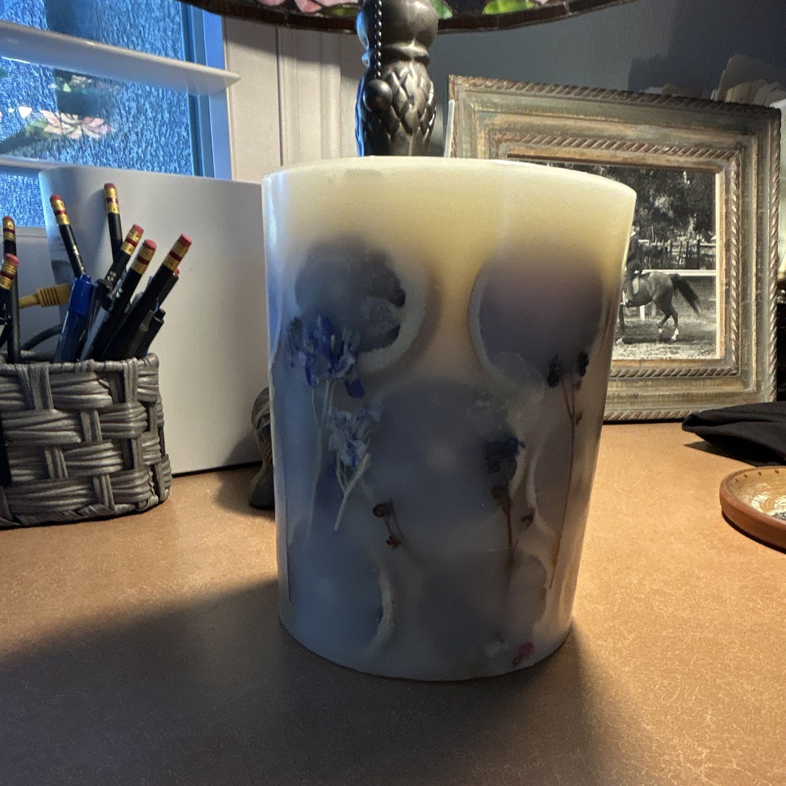 Rosy Rings Round Botanical Candle Cedarwood White/Purple Floral 200 hr w/holder