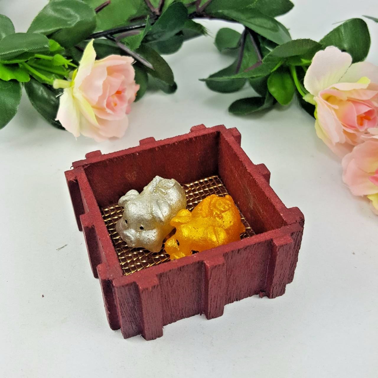 Thai Handmade gift sets souvenirs pigs color gold silver candle wood 1 PCbox