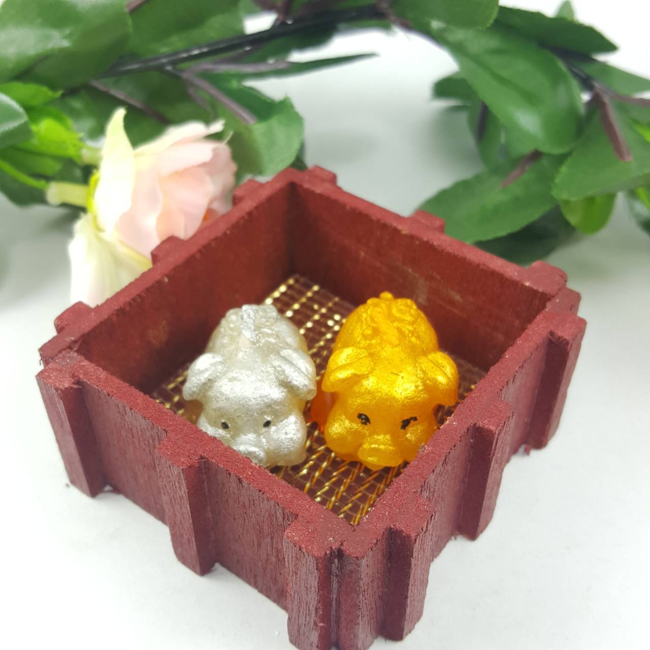 Thai Handmade gift sets souvenirs pigs color gold silver candle wood 1 PCbox