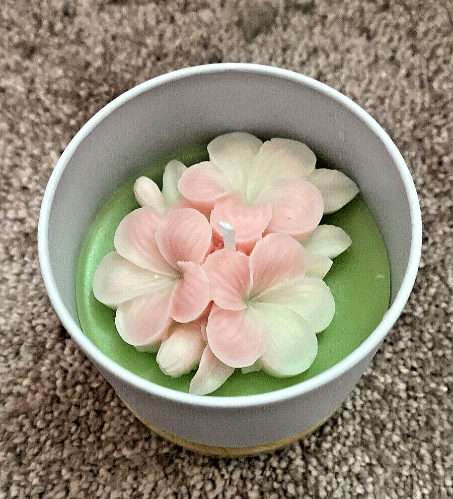 Handmade Flower Candles Made From Soywax In 4oz & 2oz Tins – Lightly Scented