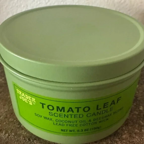Trader Joe’s Tomato Leaf Scented Candle 5.3 oz Soy Wax Blend Spring NEW