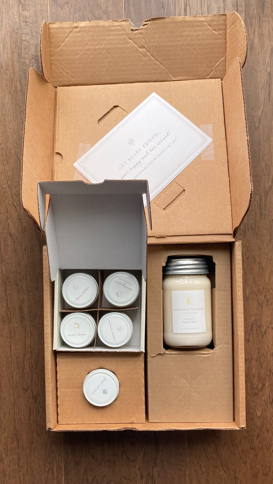 ANTIQUE CANDLE CO. ASSORTED SCENT GIFT BOX 6 CANDLES 1- 16OZ. 5- 2OZ.