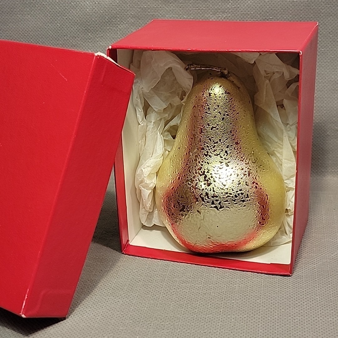 Gold Metallic (color) Pear Fruit Wax Candle 4- 1/2” Tall Made In Italy NEW