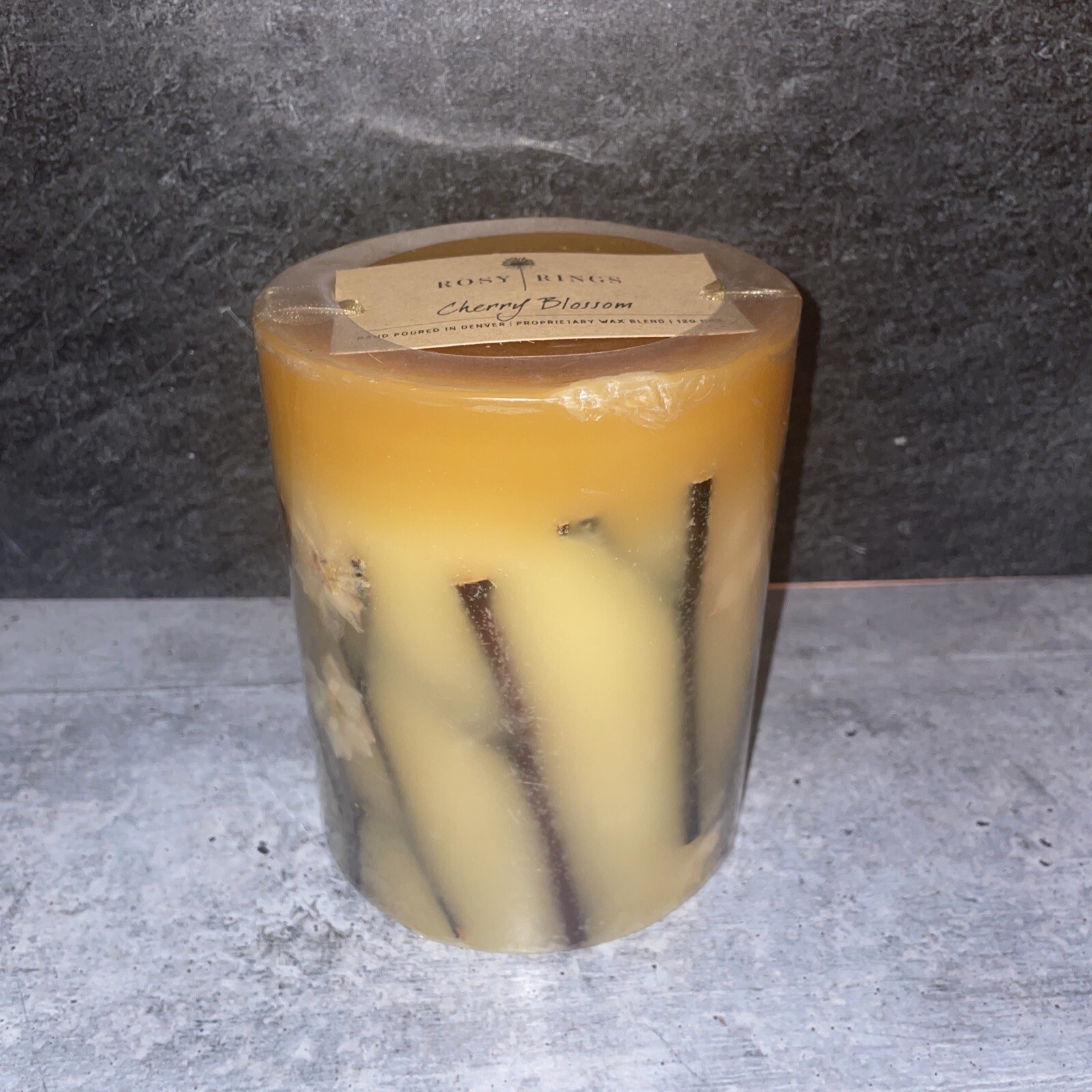 ROSY RINGS Cherry blossom BOTANICAL CANDLE 120h Discontinued Scent