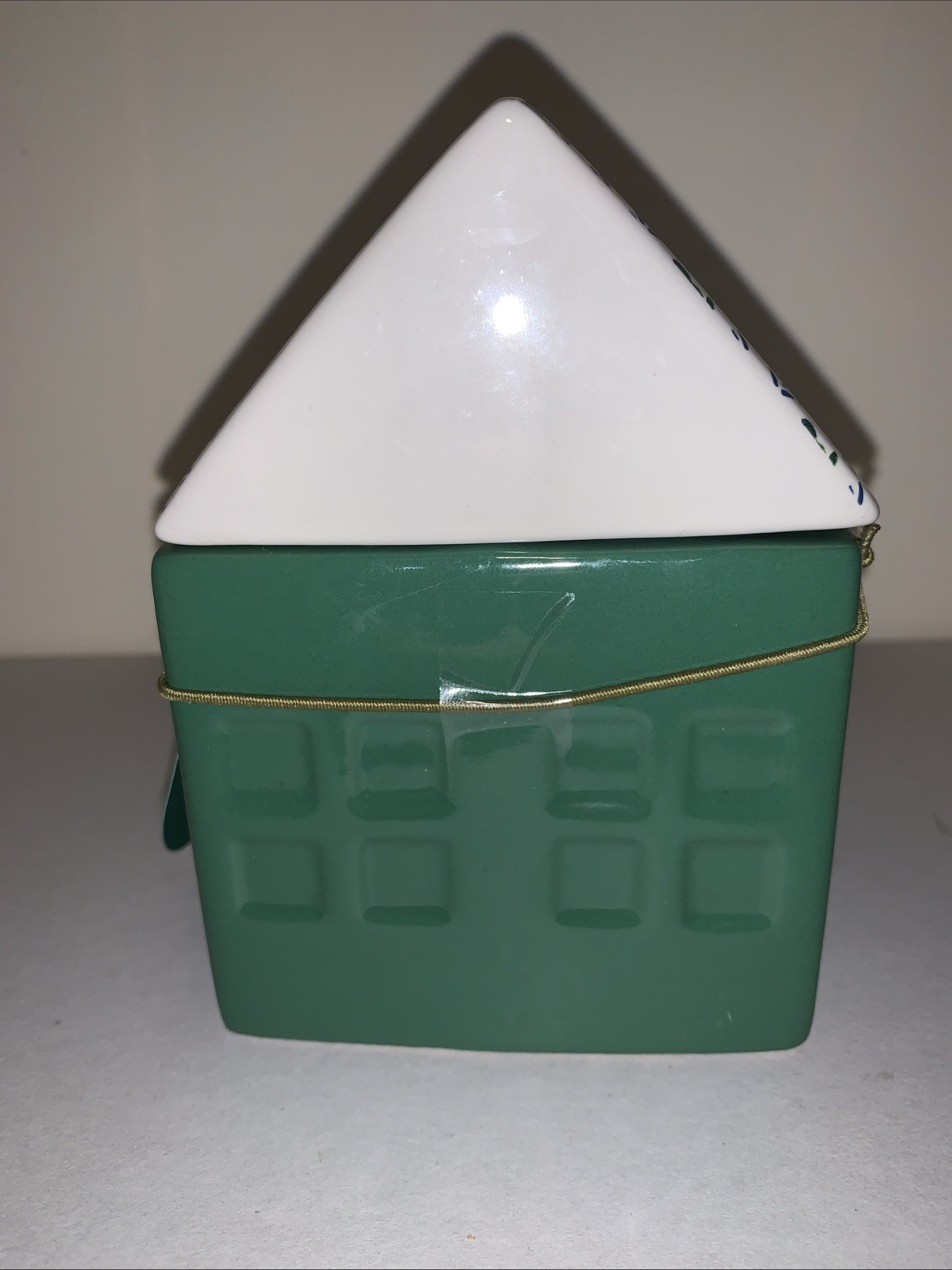 Threshold Forest Fir Scented House Candle 14oz 2 Wicks Strong Evergreen Scent