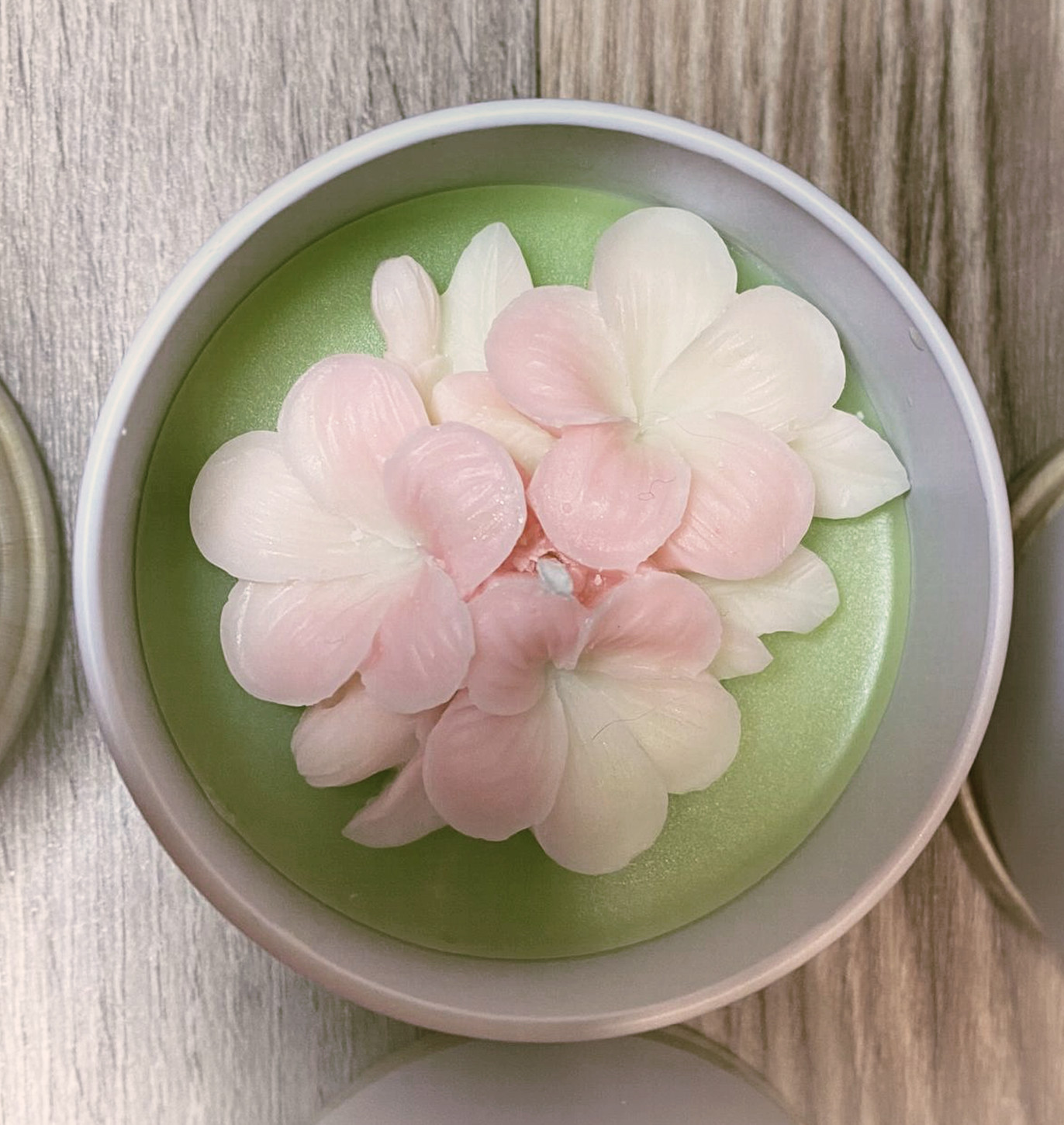 Handmade Flower Candles Made From Soywax In 4oz & 2oz Tins – Lightly Scented