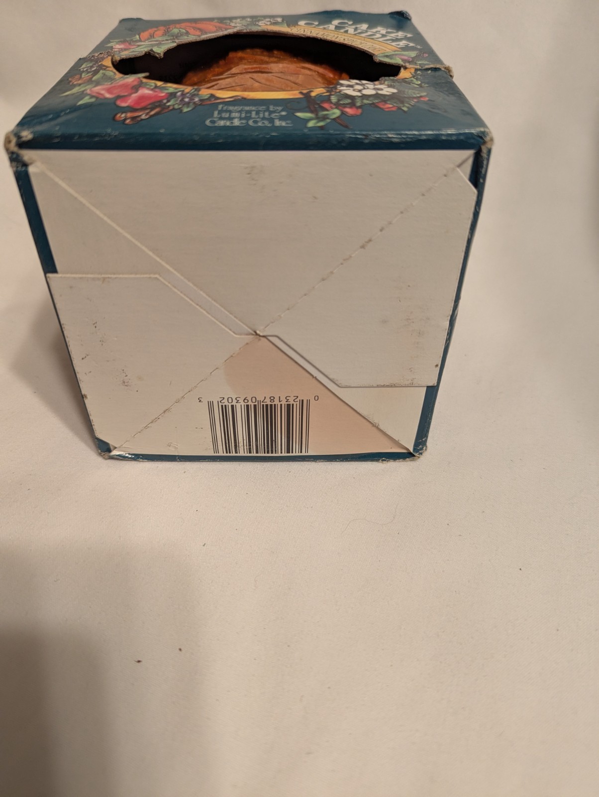 NIP vintage Cinnamon Spice cake candle, Lumi-Lite, Hearth & Home Traditions Ltd.