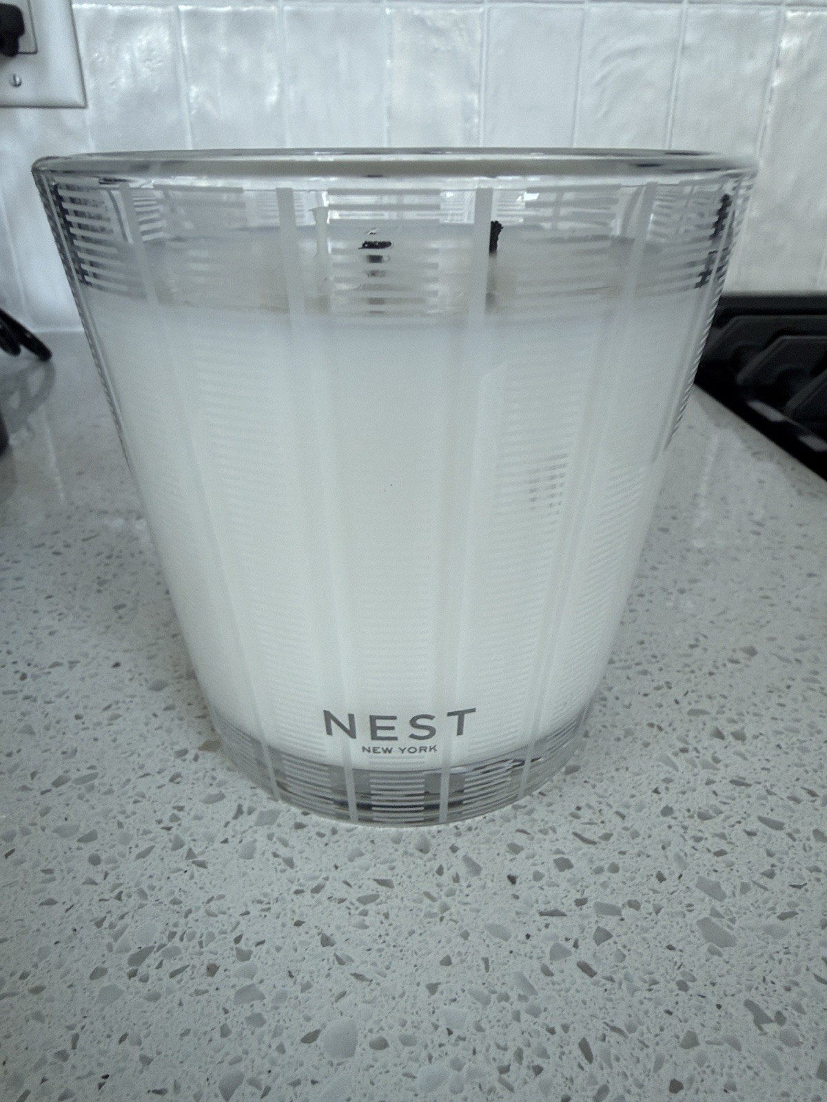NEST New York Moroccan Amber Scented Jar Candle 21 oz Wax in Glass, White 3 Wick