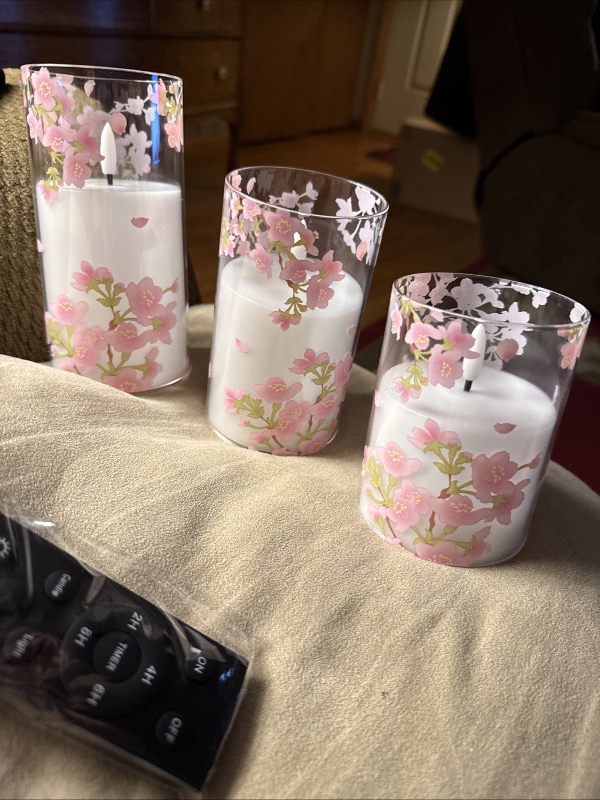 3 Piece LED Flameless Pink Flowers W/green Leaves Candle Set W/black Remote