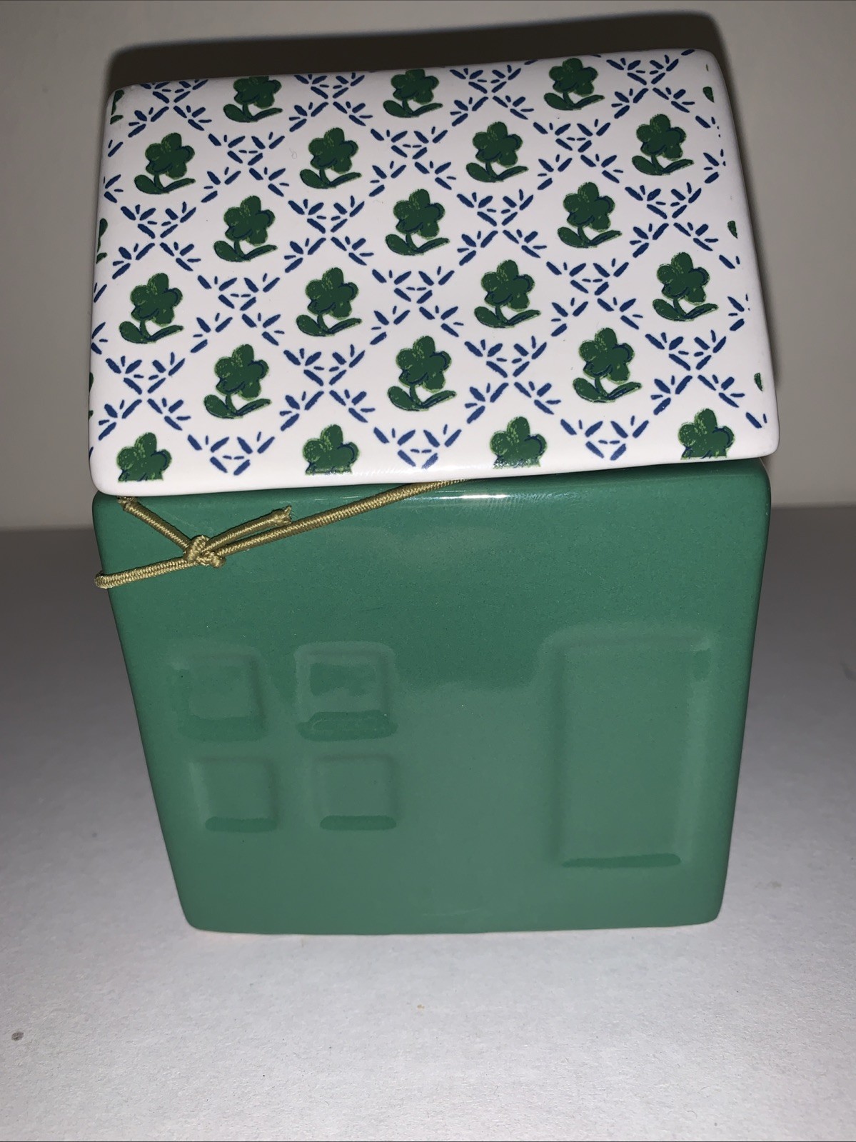 Threshold Forest Fir Scented House Candle 14oz 2 Wicks Strong Evergreen Scent