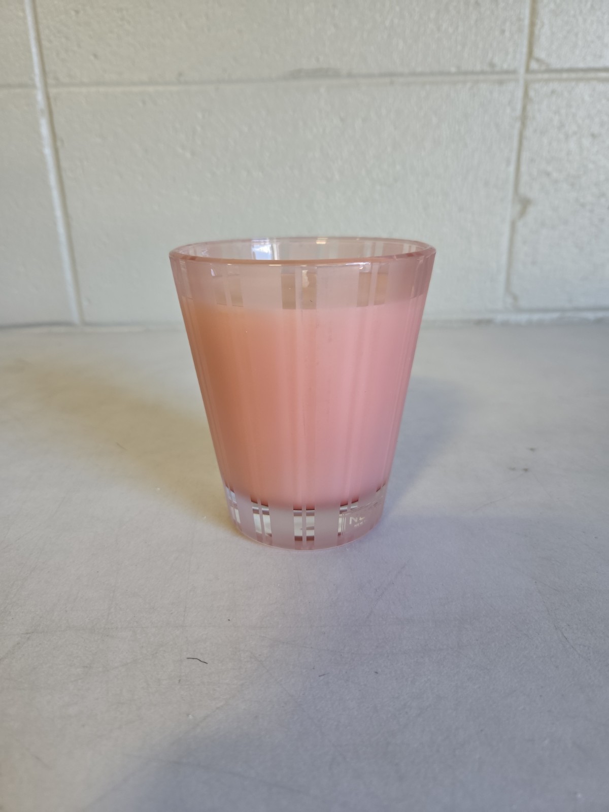 NEST New York – Himalayan Salt & Rosewater Classic Scented Candle 8.1 oz / 230g