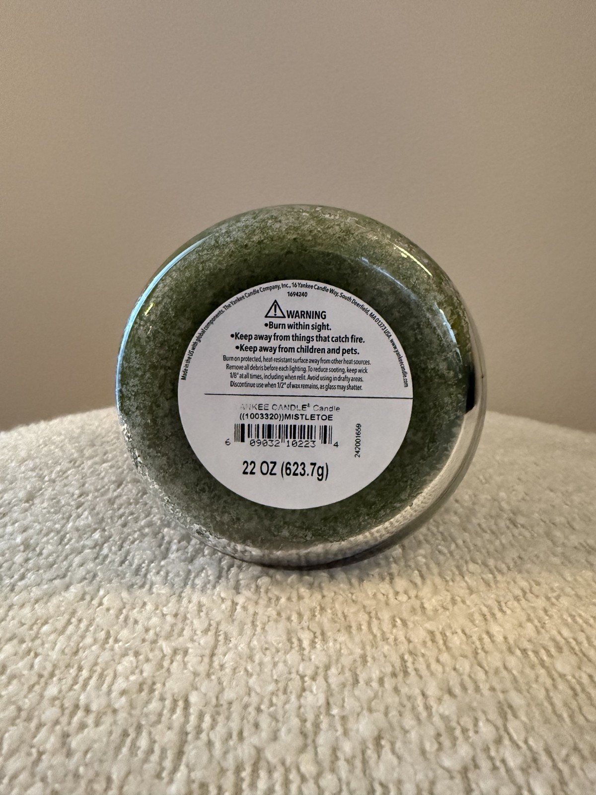 Yankee Candle Mistletoe Scented, Classic 22oz Large Jar Single Wick Candle