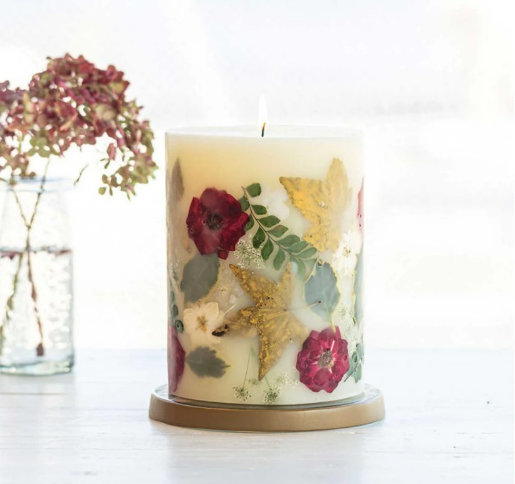 ROSY RINGS, WINTERBERRY FROST LUXURY MEDIUM BOTANICAL CANDLE, 6.5″ TALL, 200 HRS