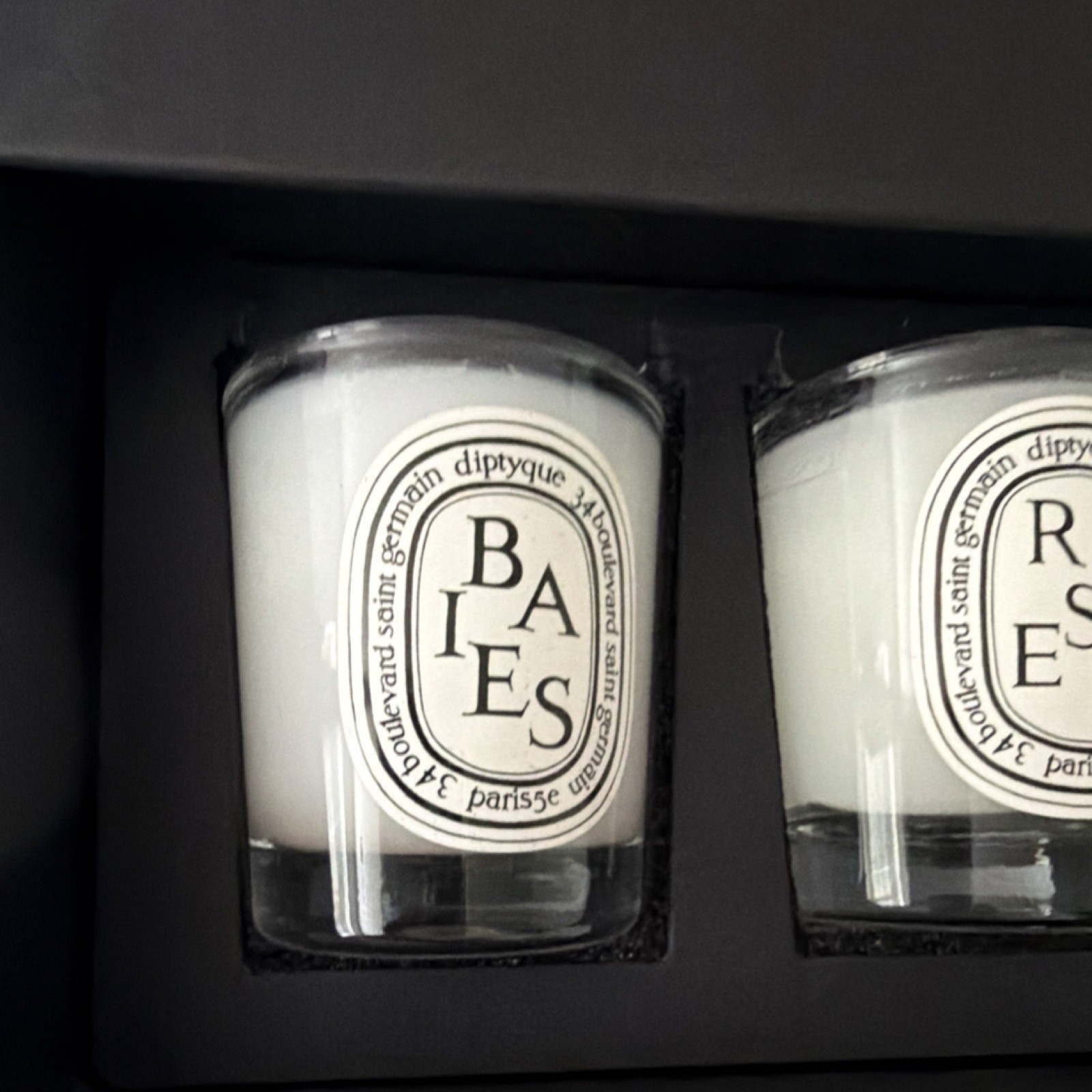 diptyque Set of 5 Mini Scented Candles Baies Roses 34 Ambre Feu de Bois