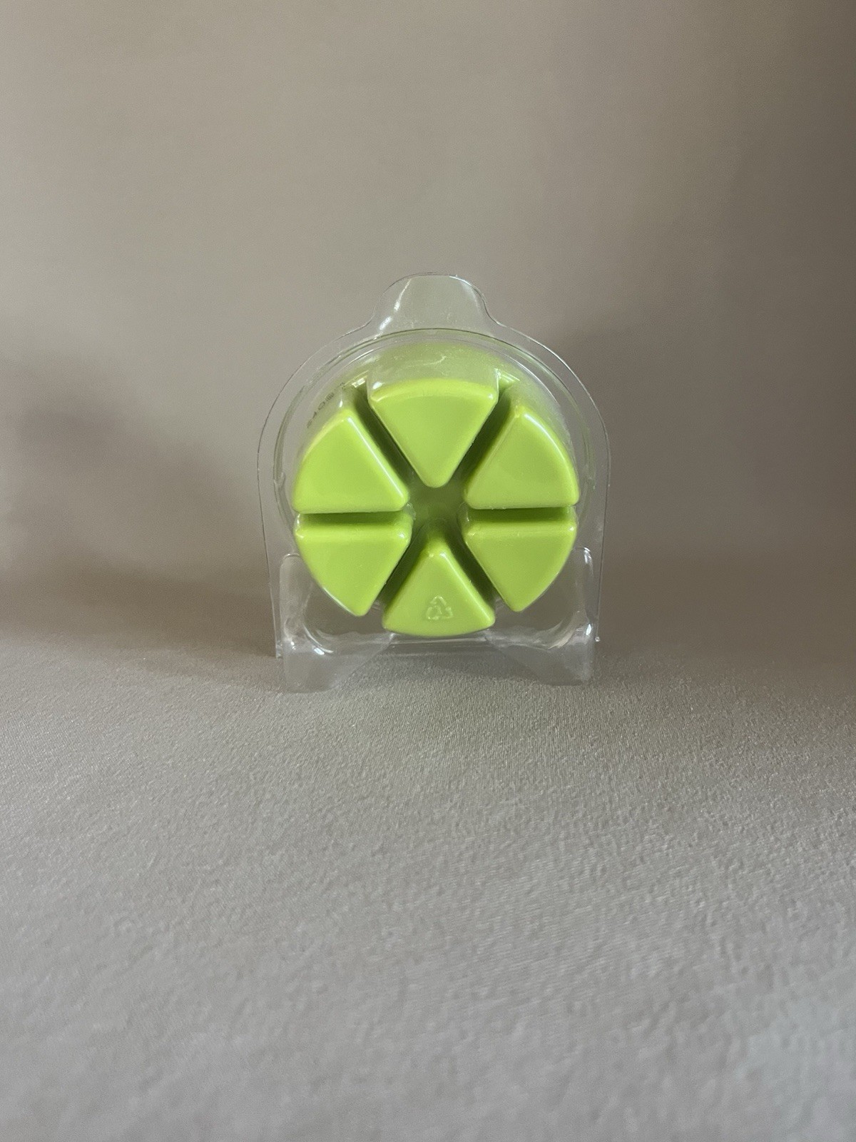 2 1/2” GooseCreek Key Lime Cake Pop Highly Scented Wax Melts, New In Package!