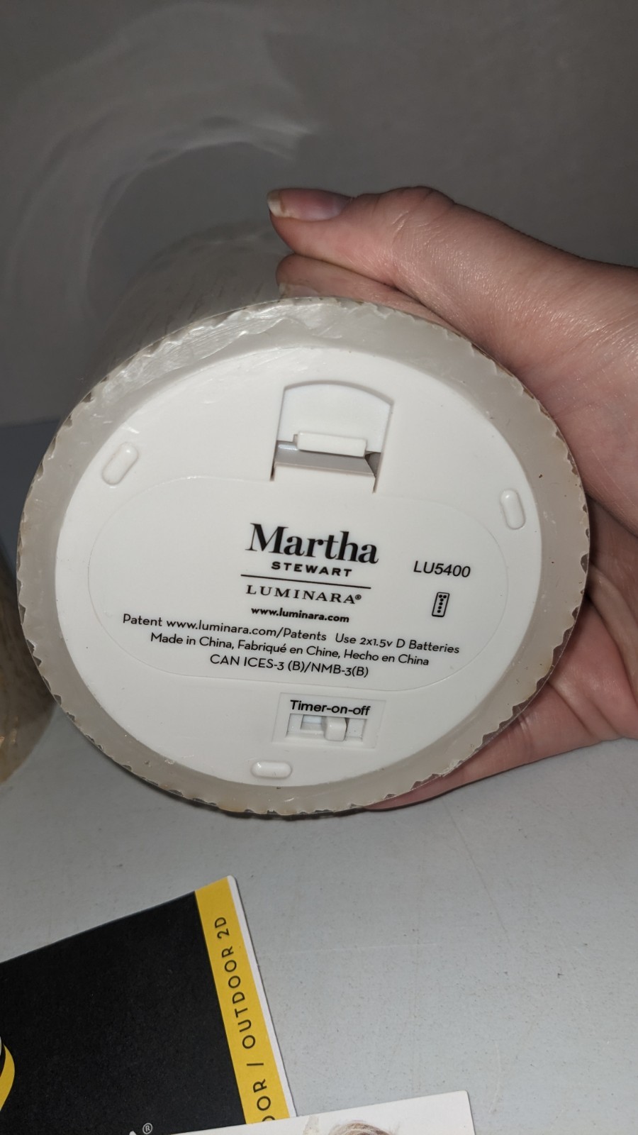 Martha Stewart LUMINARA 6″ & 4″ White Gold Pillar Candles Realistic Flame Remote