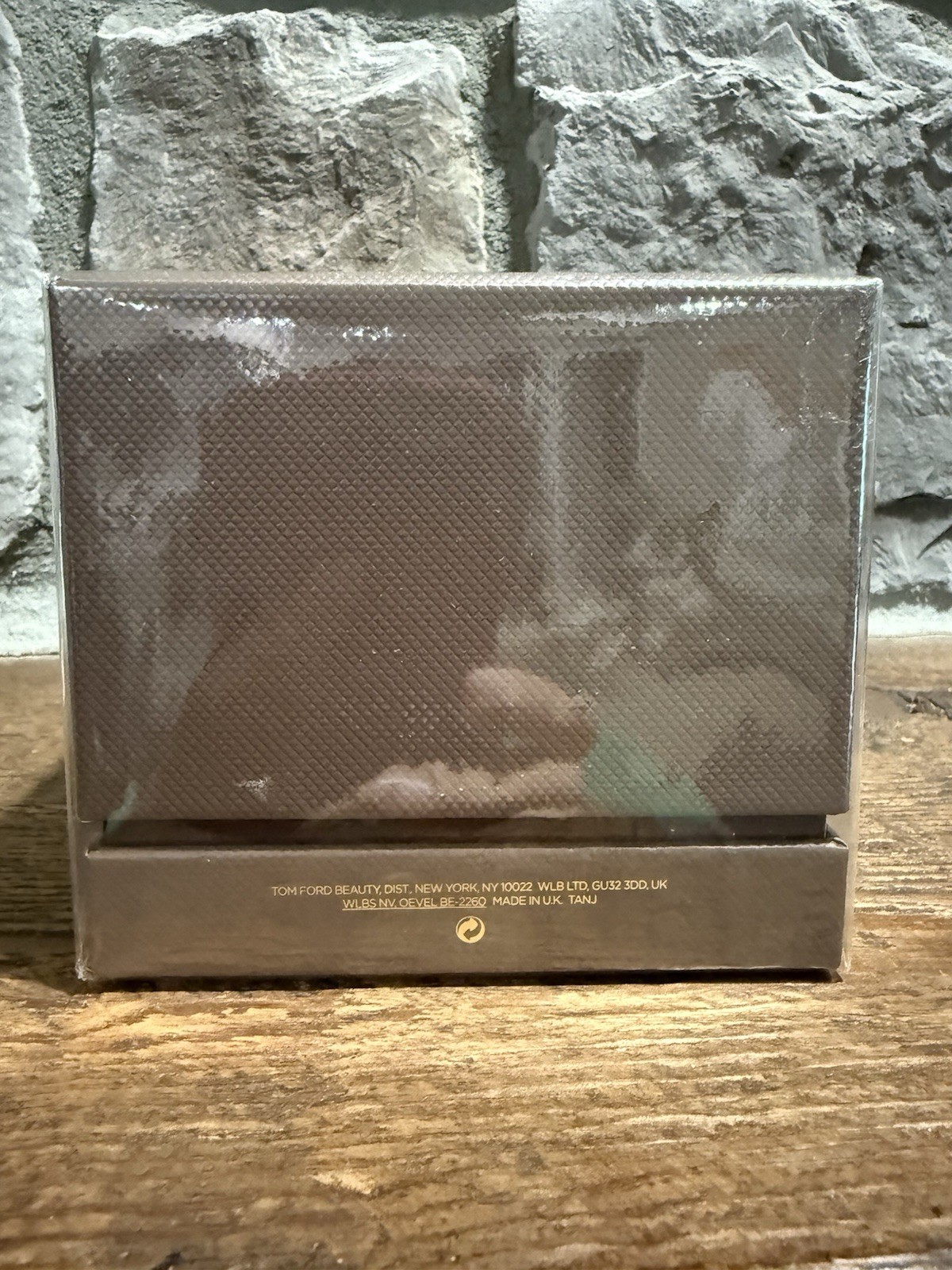 Tom Ford Ebene Fume Candle Bougie Height 2.25 In. / 5.7 cm in Sealed Box