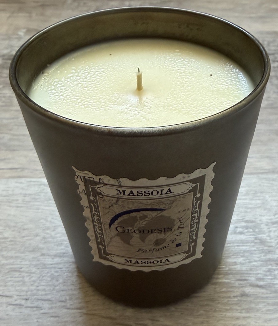 Geodesis 220 g 7.8 oz Massoia Scented Candle