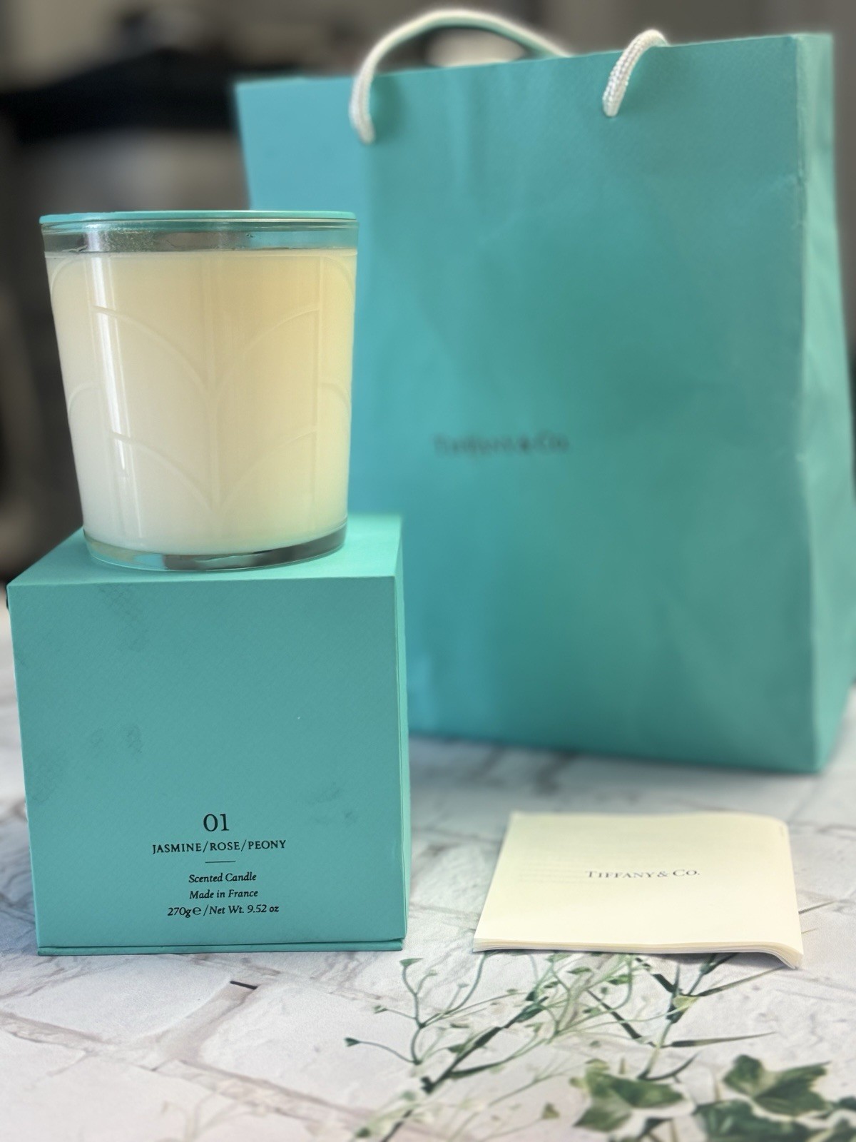 Tiffany & Co. 01 Jasmine/Rose/Peony Scented Candle Jar 9.52 oz White Glass