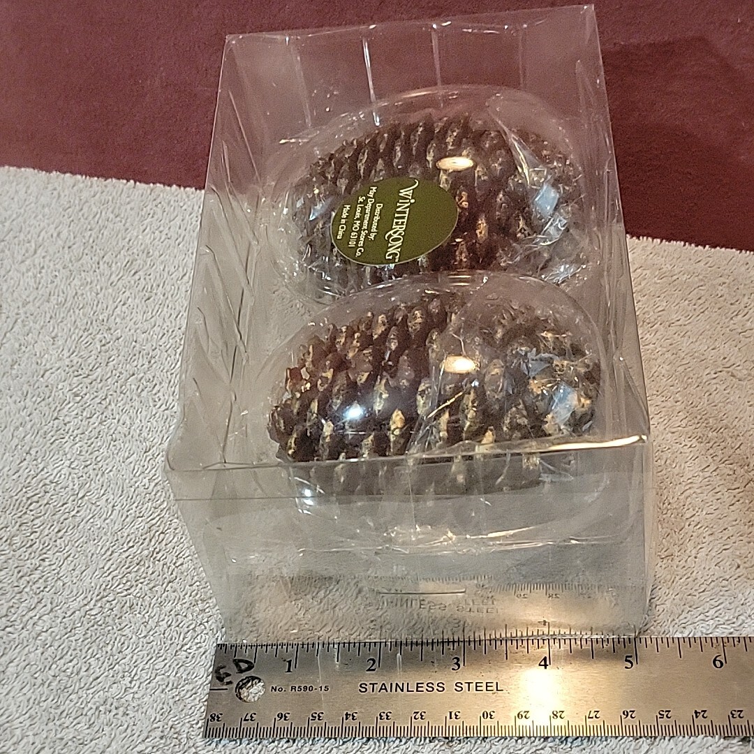 UNUSED WINTERSONG™ PINE CONE CANDLE, APP. 4 IN X 2 1/2 IN,