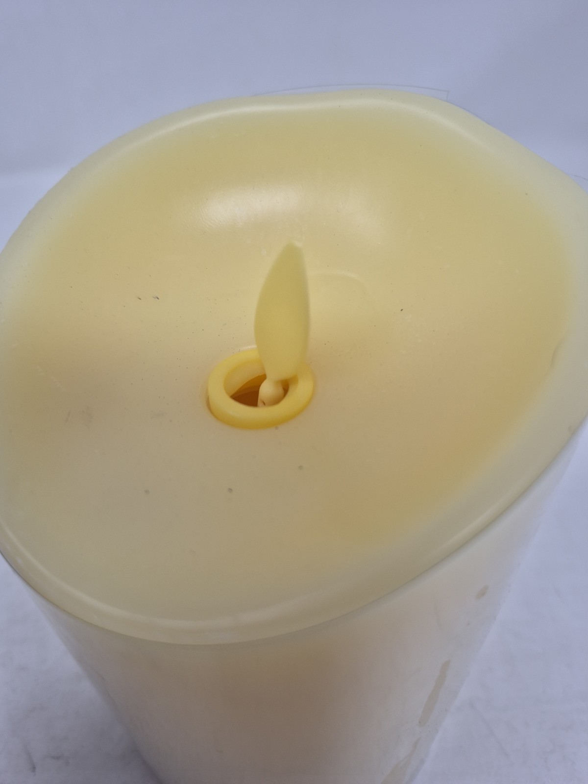 Luminara Flicker Flameless Candle Vanilla Scented Wax Pillar Timer-Very Good.