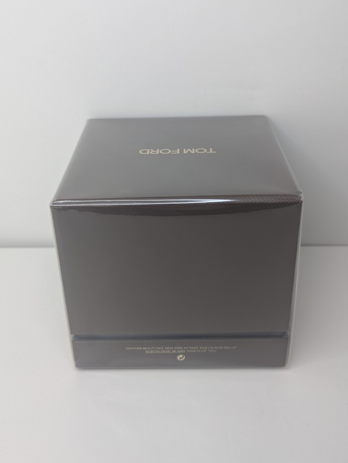 Tom Ford Ébène Fumé Candle 2.25″ Home Scent Bougie NEW Sealed in Box