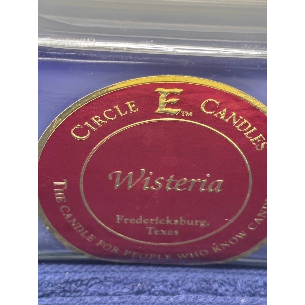 Circle E Candles Wisteria Candle 28 oz Fredericksburg Texas Burns 150-165 Hours
