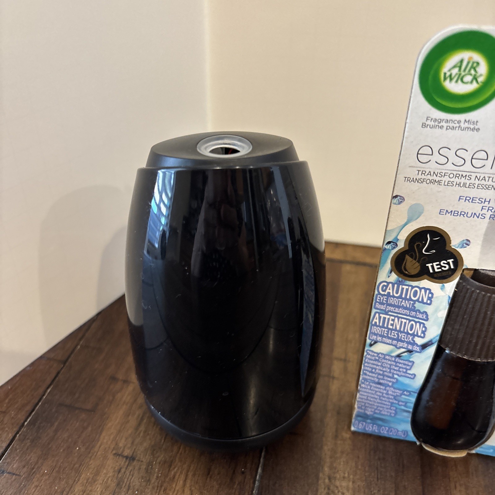 Air Wick Fragrance Essential Oil Mist Unit Fresh Waters 4 Full Refills & Partial