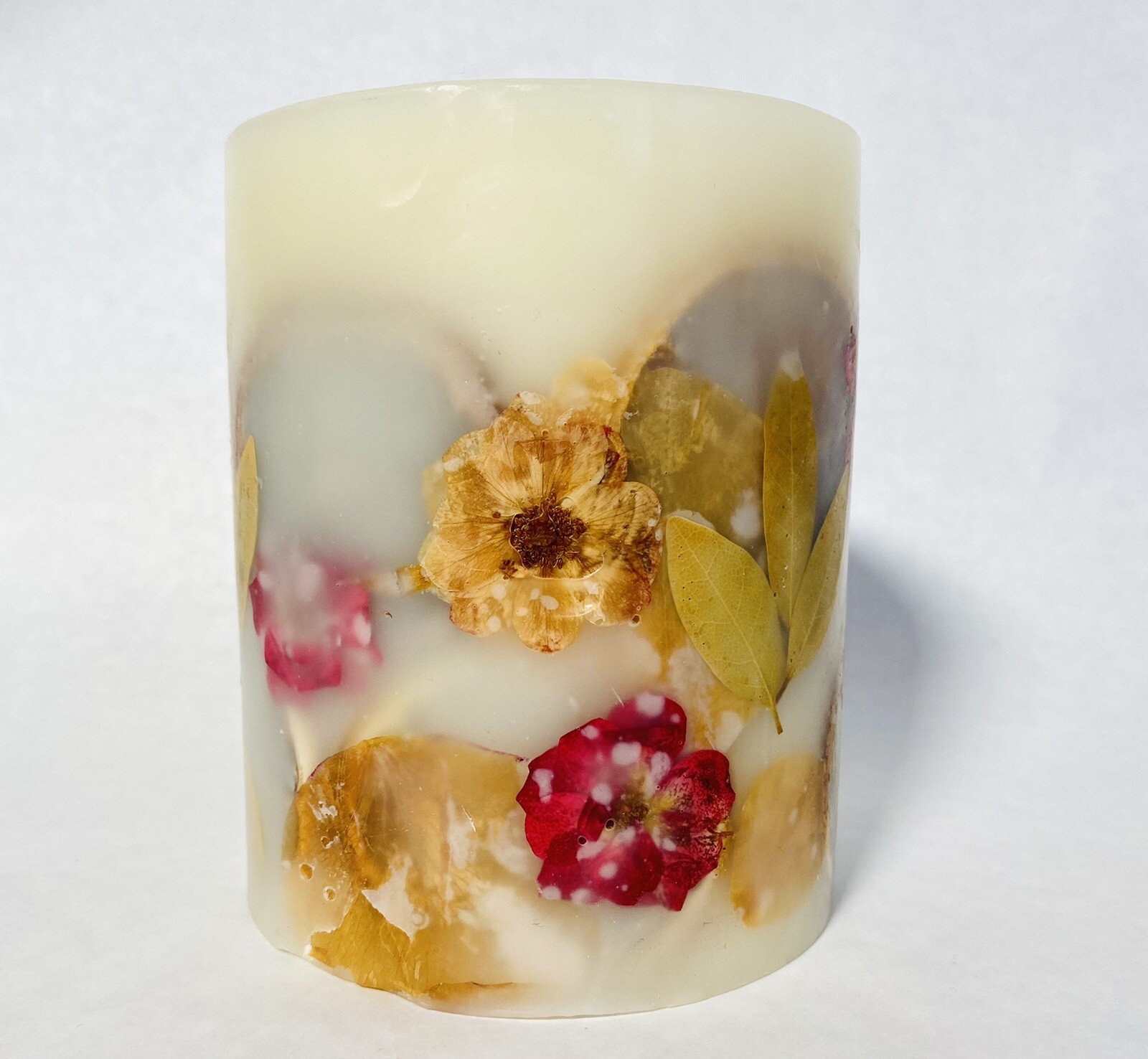 ROSY RINGS PEONY & POMELO LUXURY BOTANICAL CANDLE 5.5″ TALL 120 HRS