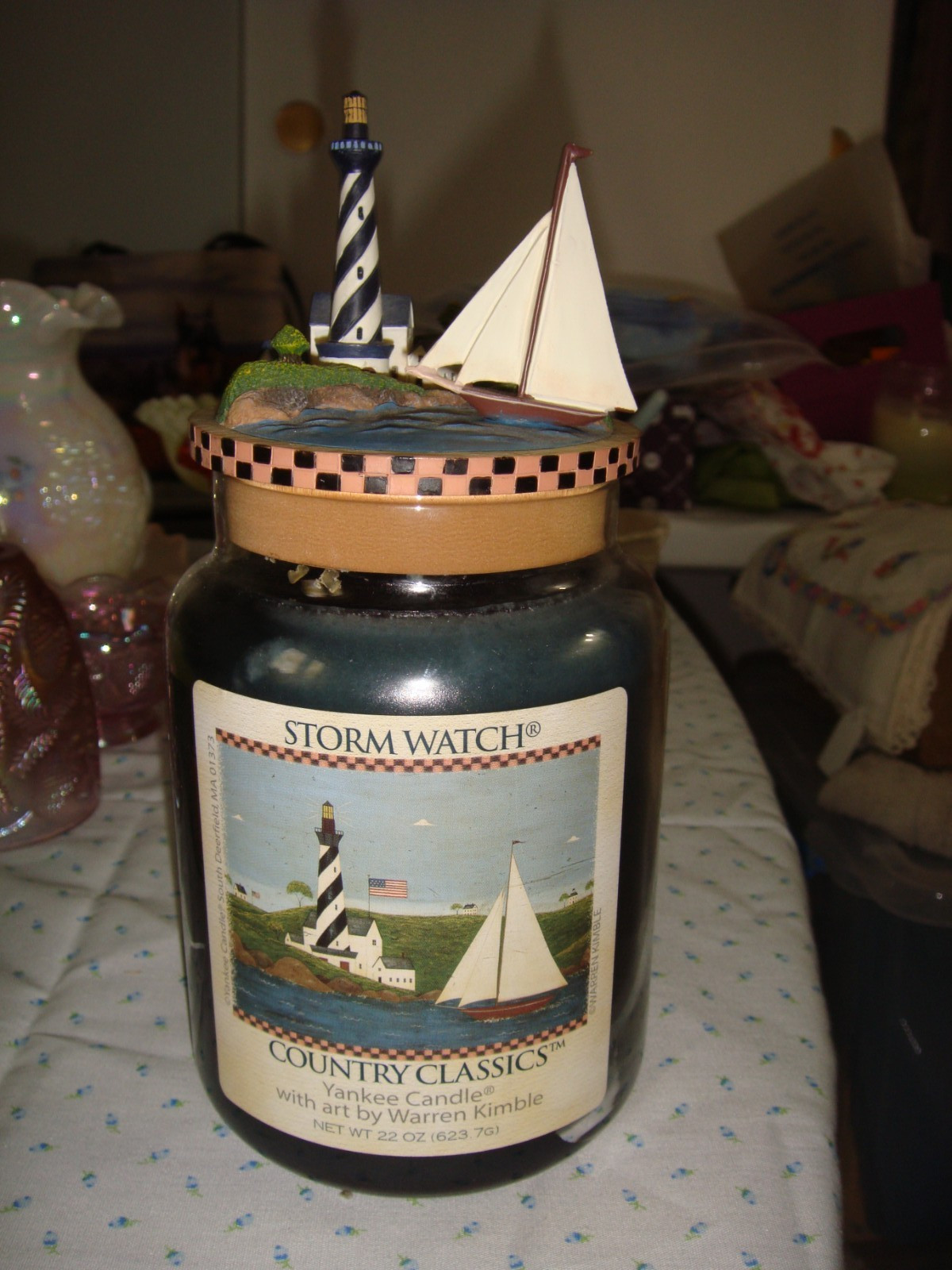 Yankee Candle Country Classic Storm Watch 22 oz & Warren Kimble Topper