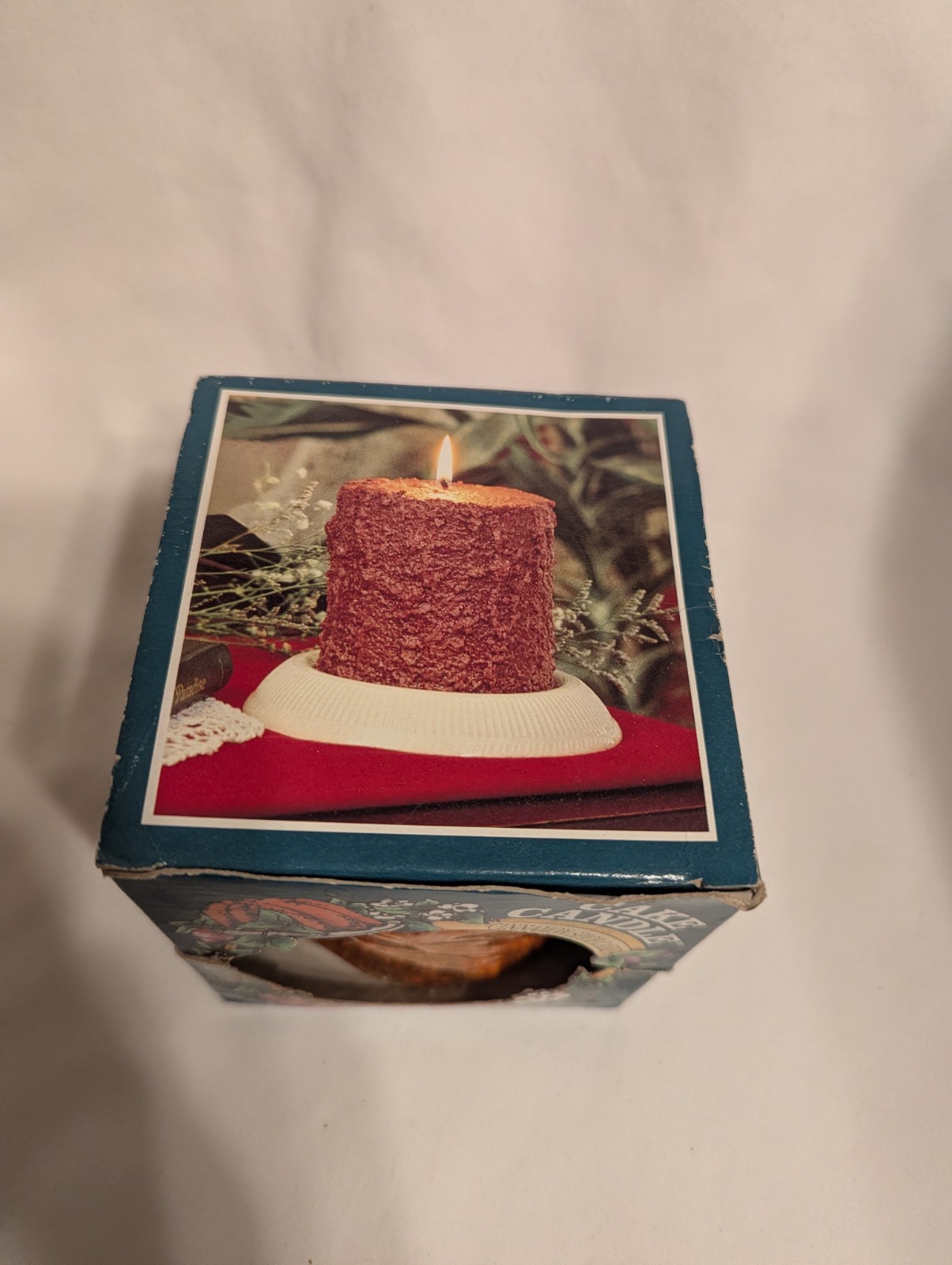 NIP vintage Cinnamon Spice cake candle, Lumi-Lite, Hearth & Home Traditions Ltd.