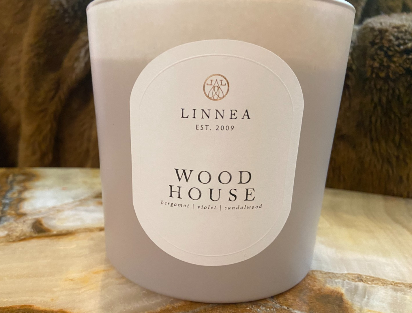 LINNEA~Wood House~Scented Grande 3-Wick Candle~24 oz/680 g~NEW- No Box