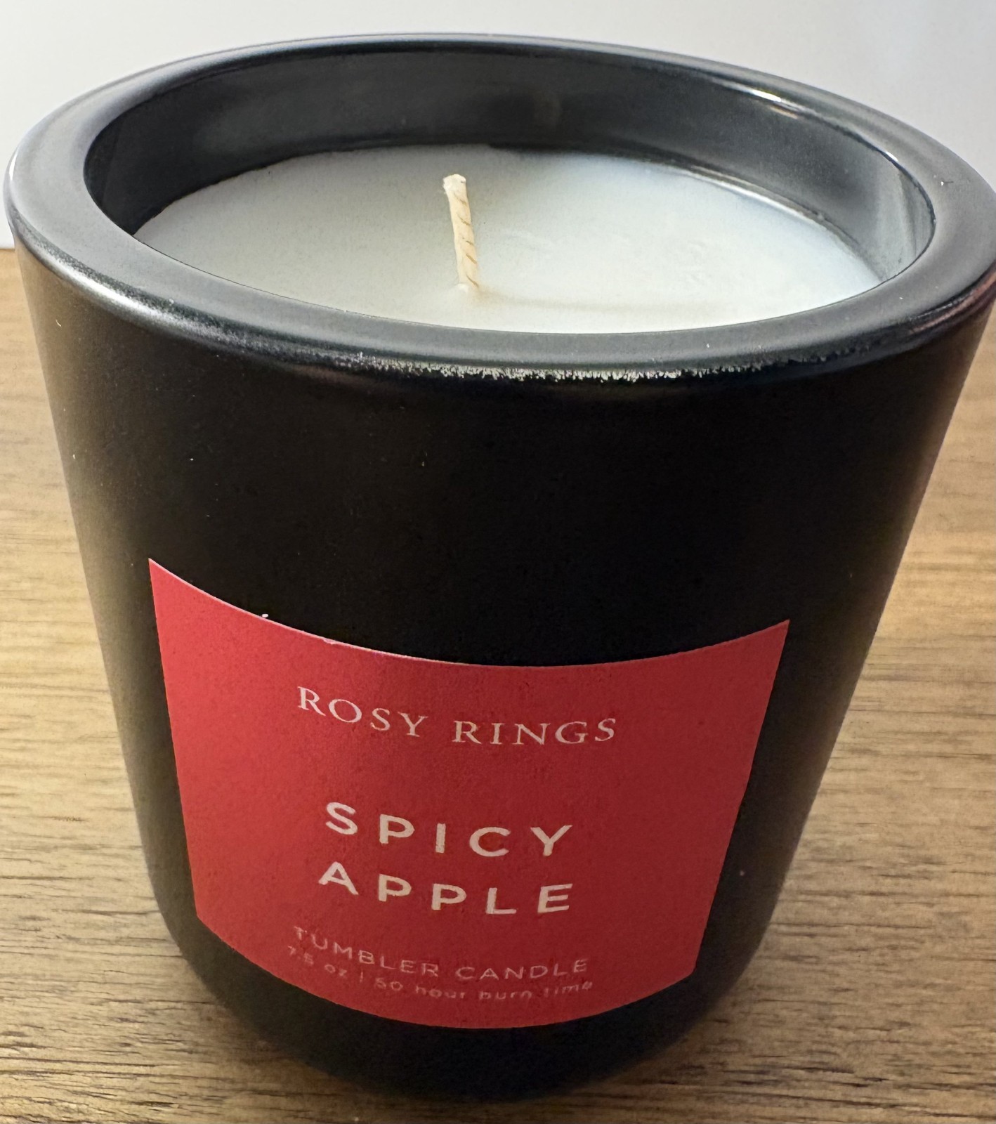 Rosy Rings Spicy Apple Tumbler Candle 7.5 oz/ 50 hour burn time NEW in Box