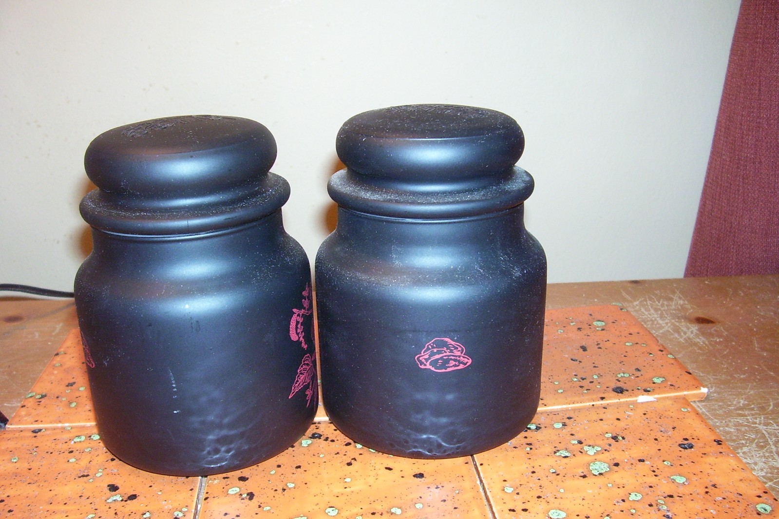 yankee candle 2-14.5oz JARS GOLDEN AMBER-BLACK JARS-RED ETCHING-REMOVABLE LABEL