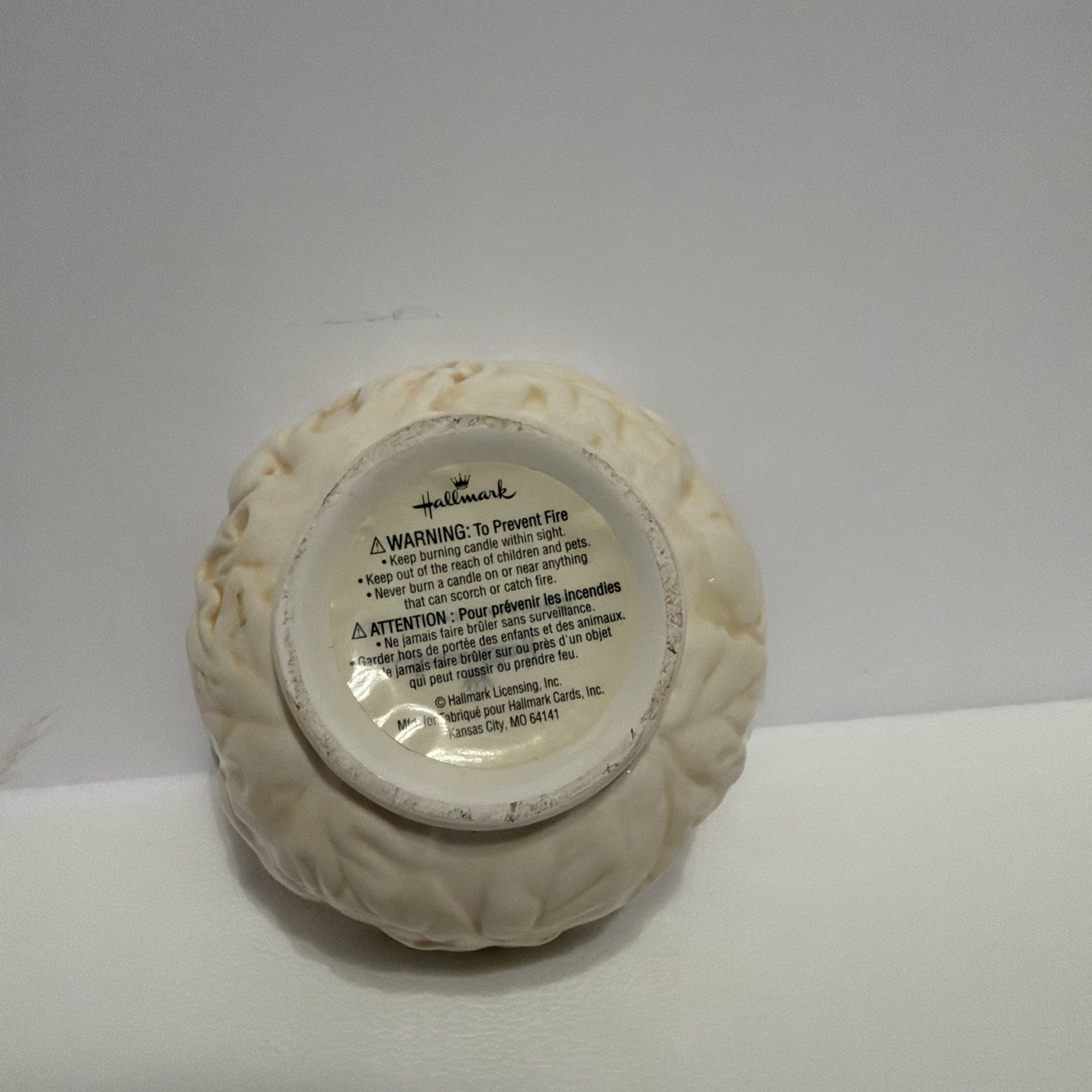 Hallmark Pumpkin spice Acorn Candle Oak Leaves Autumn Ceramic Jar w/Lid Used