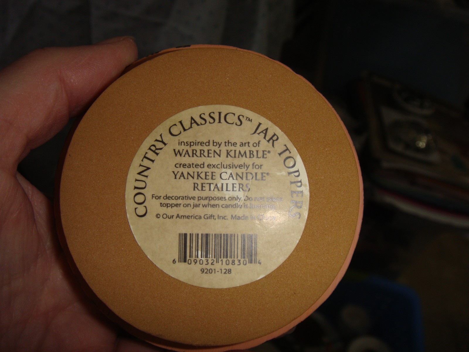Yankee Candle Country Classic Storm Watch 22 oz & Warren Kimble Topper
