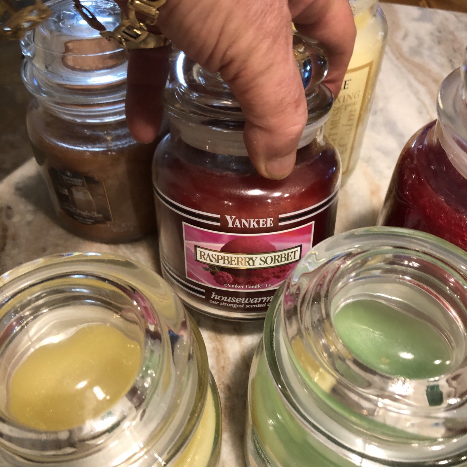 Lot of 8 NEW-Yankee Candles 2-Large Jar 22oz 6- 14oz See Description For Scents