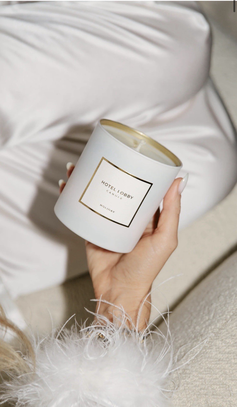Hotel Lobby Candle Holiday Scent 9.75 oz Luxury Soy Candle NEW In Box