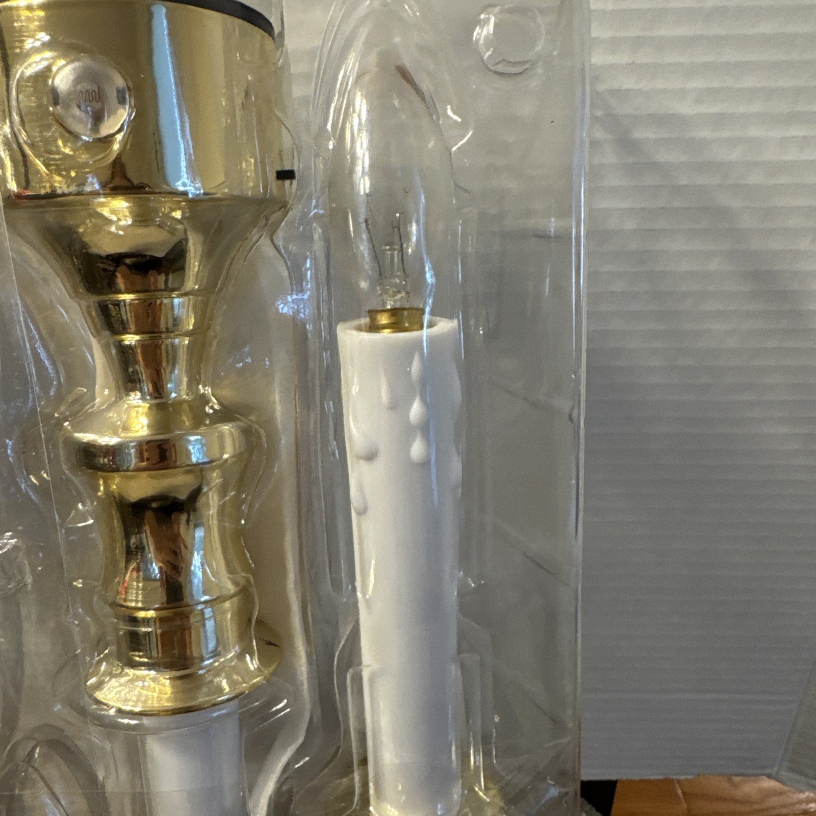 BETHLEHEM LIGHTS SET OF 4 PREMIUM CORDLESS WINDOW CANDLES POLSHED BRASS Tone 14”